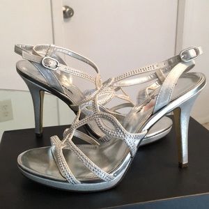Touch of Nina Rozaria Silver Heels